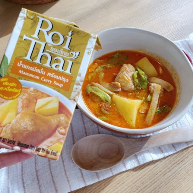 カルディのロイタイ マサマンカレー外装と完成品