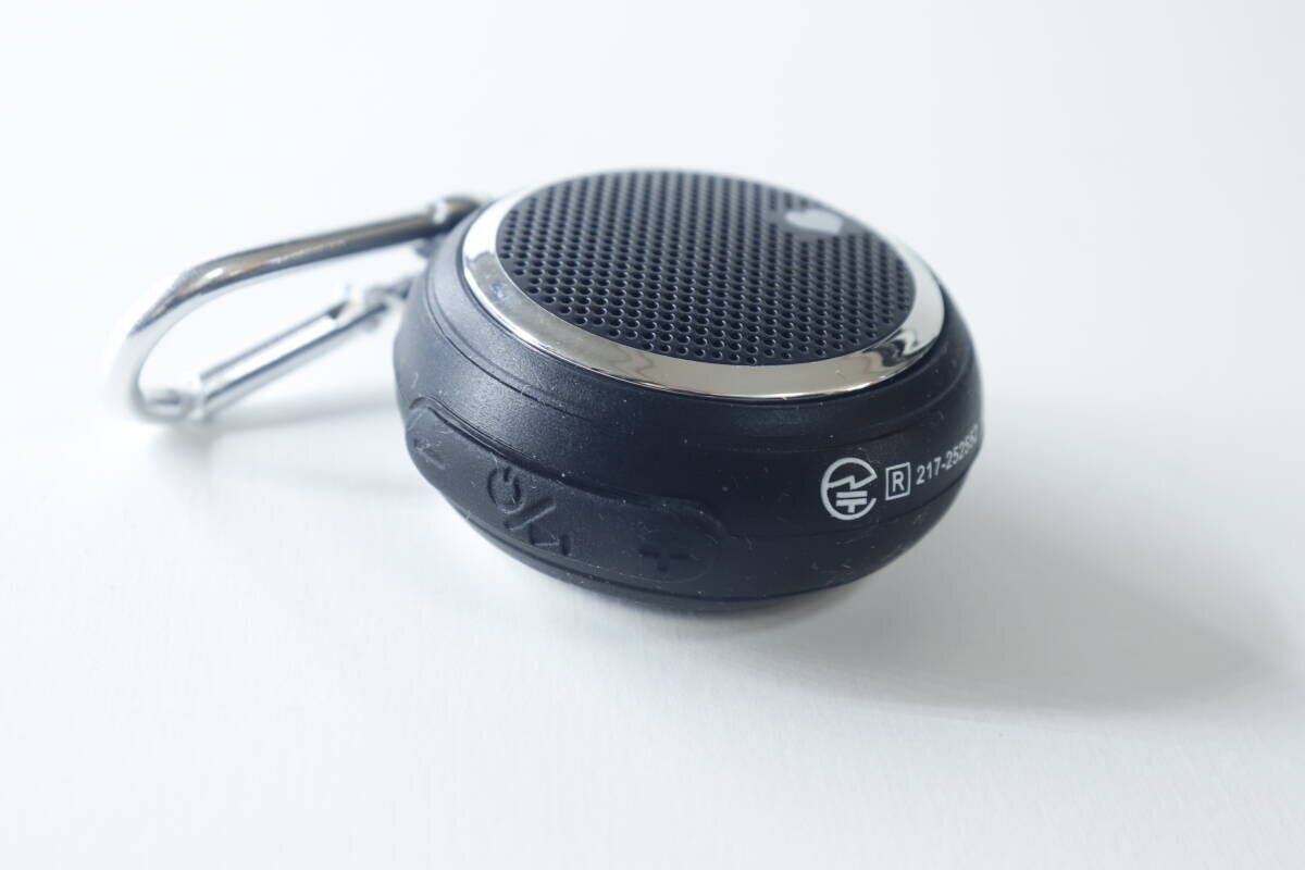 スピーカーの側面にあるボタン部分 スピーカーの側面にあるボタン部分