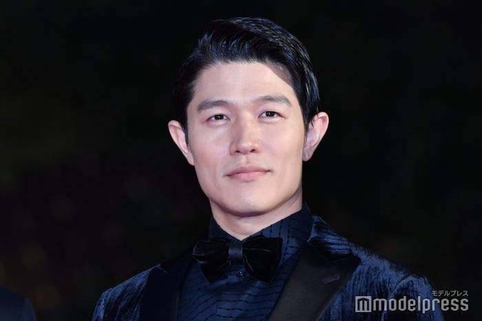 鈴木亮平 (C)モデルプレス