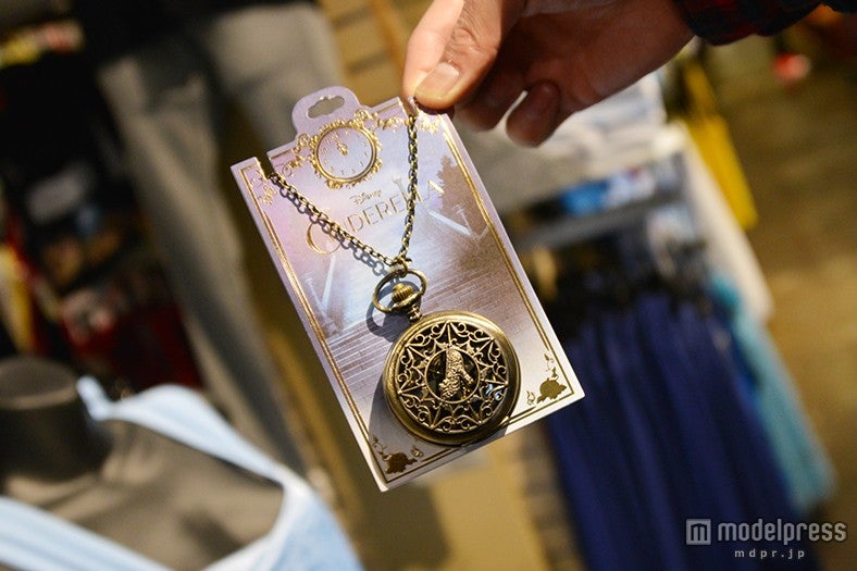 シンデレラをモチーフにしたネックレス