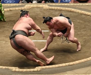 大相撲 炎鵬が無傷4連勝で勝ち越し、残り3連勝なら関取復帰「ほっとしている場合じゃない」