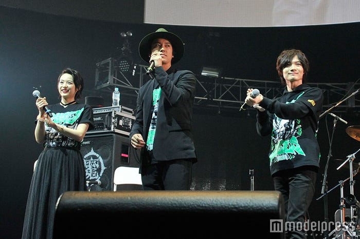 清野菜名・桐谷健太・神木隆之介(C)2016 Asmik Ace, Inc./TOHO CO., LTD./J Storm Inc./PARCO CO., LTD./AMUSE INC./Otonakeikaku Inc./KDDI CORPORATION/GYAO Corporation