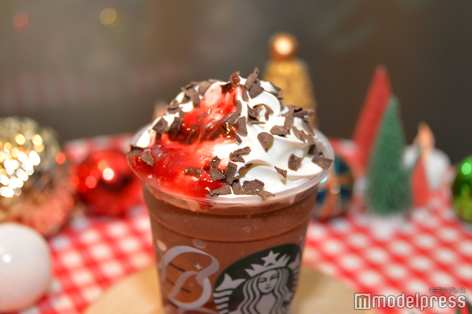 チョコレート ストロベリー フェスティブ フラペチーノ（C）モデルプレス