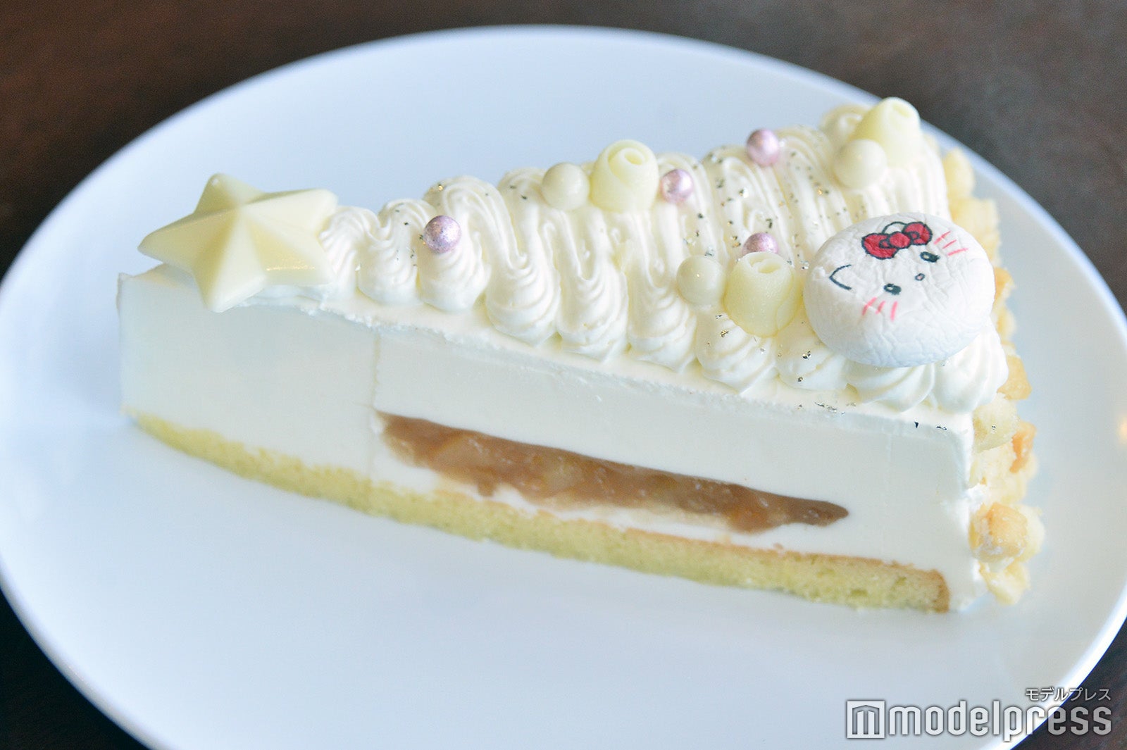 ホワイト・ツリーケーキ～アップル＆ヨーグルト～￥900（C）モデルプレス