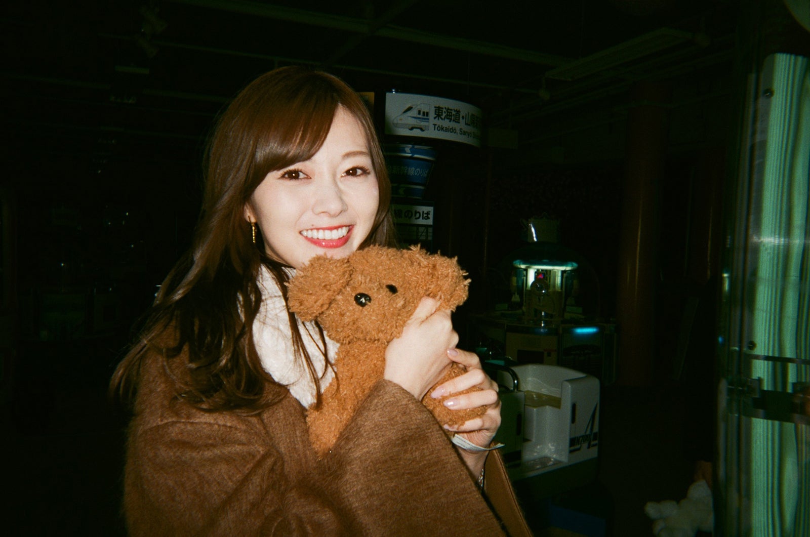 白石麻衣、乃木坂46ラストMVオフショット連投に「エモすぎる」「彼女感すごい」と絶賛の声＜卒業記念メモリアルマガジン＞