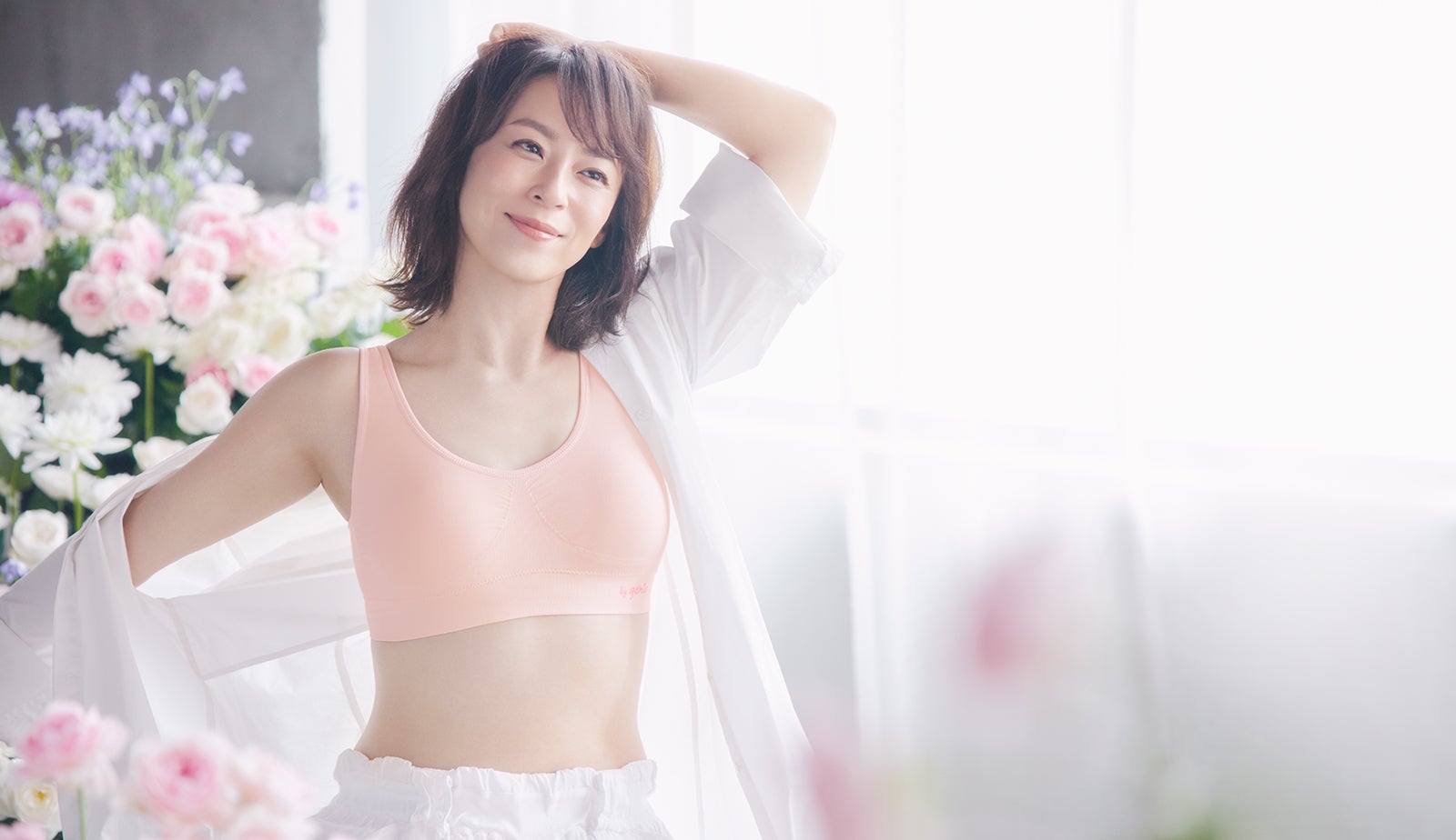 下着モデルをつとめた佐藤仁美（提供写真）