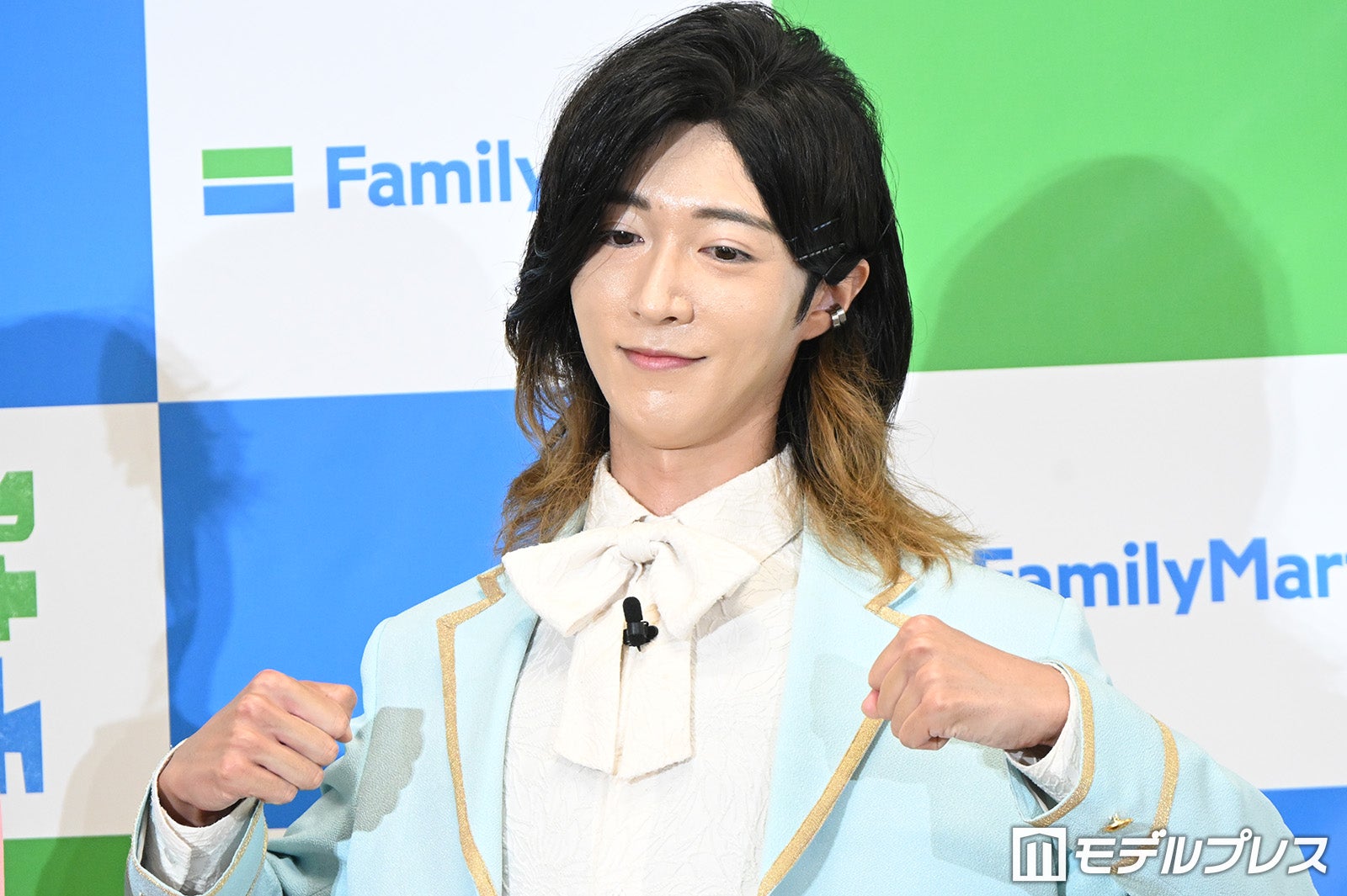 元気いっぱいを強調するサカイJr.（C）モデルプレス