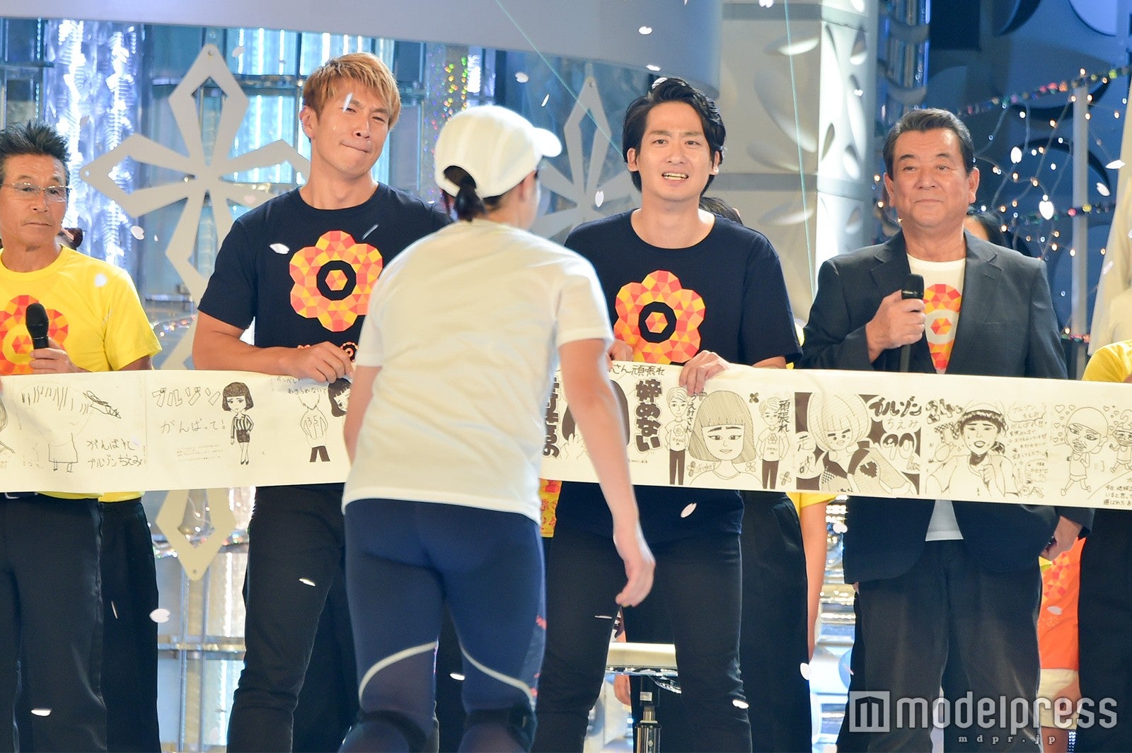 ブルゾンちえみ、ゴールの瞬間を見守るwith B（C）モデルプレス