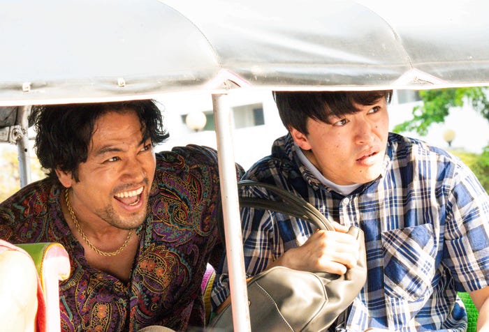 桐谷健太、佐野玲於「インフォーマ -闇を生きる獣たち-」(C)AbemaTV,Inc.