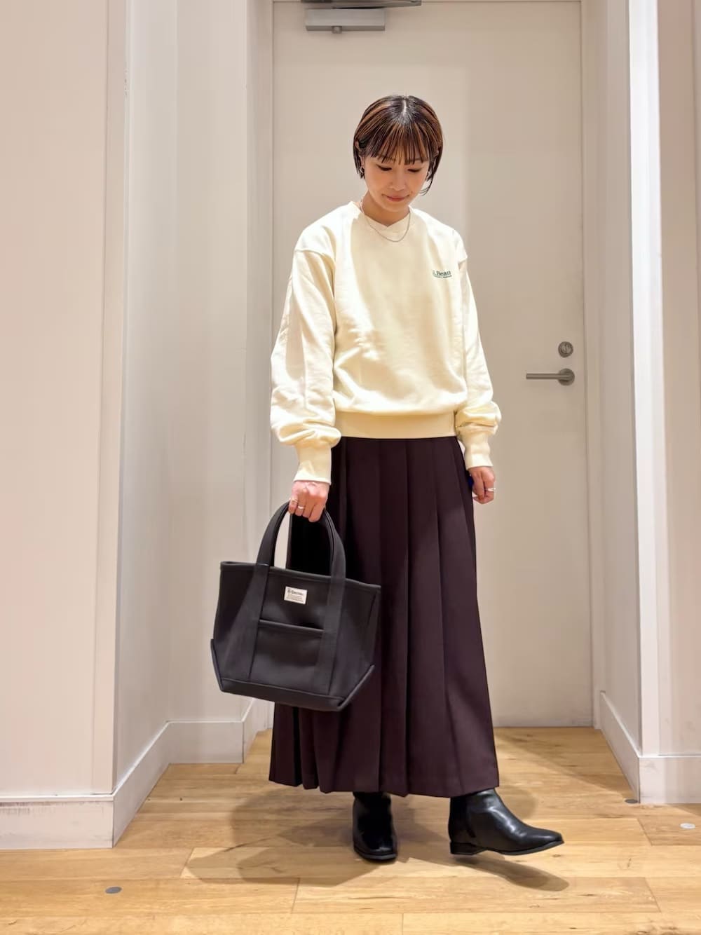 幅の広いプリーツが今っぽさのポイント 出典:WEAR