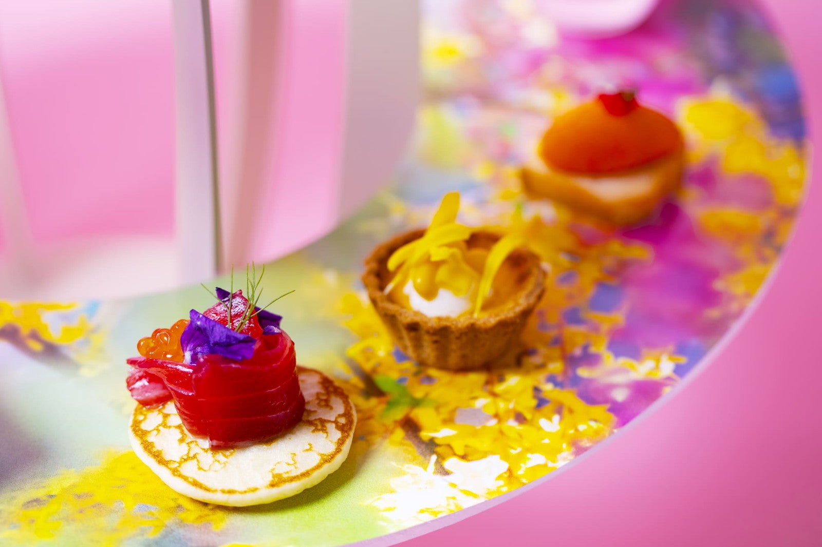 「フォションホテル京都」蜷川実花コラボレーションアフタヌーンティー／提供画像