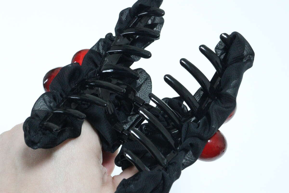 バンスクリップ（チェリー、ギャザー）　クリップ部分