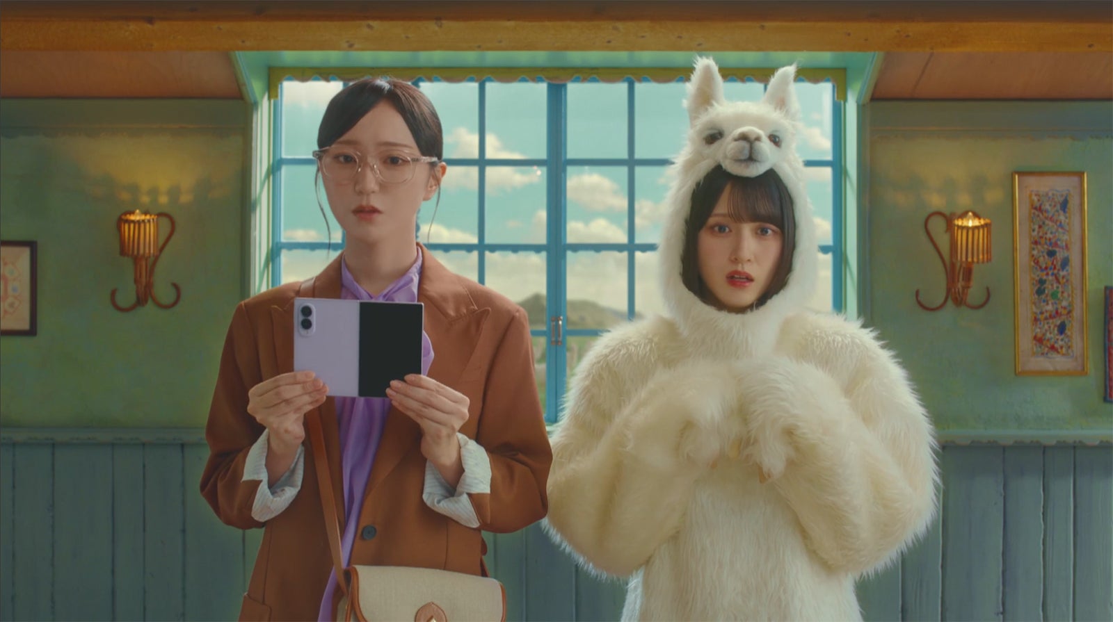 ＝LOVE佐々木舞香、アルパカ役で白戸家のお父さんと初対面 大谷映美里＆野口衣織は「ソフトバンク」CM初出演