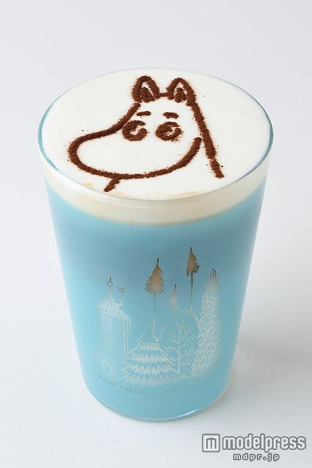 「スーベニアシルエットラテ」（ホット・アイス）各￥1500（税別）（C）Moomin Characters TM
