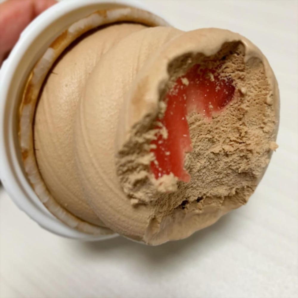 ワッフルコーンミスターチーズケーキカカオラズベリー