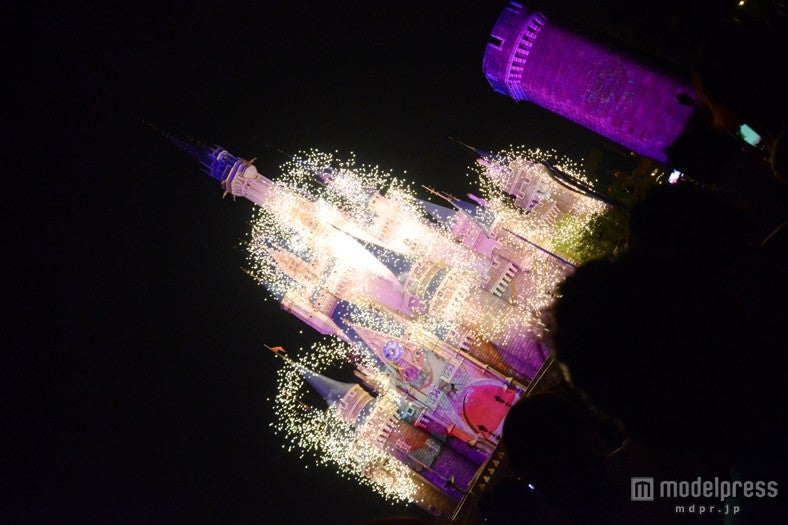 TDL初のプロジェクションマッピング、「ワンス・アポン・ア・タイム」