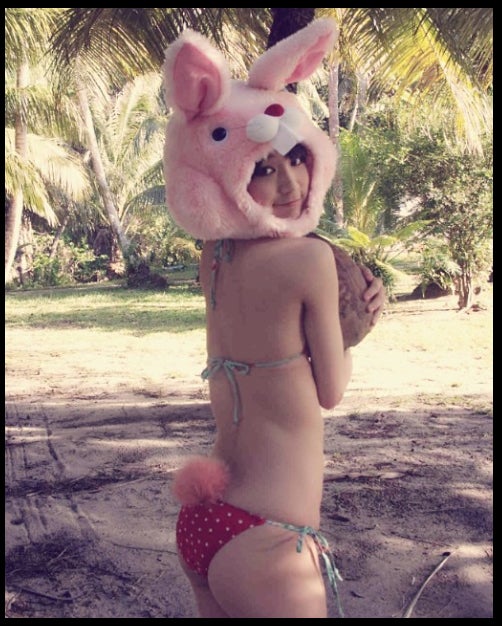 芹那、大胆ビキニ×うさぎ姿に「セクシー」「可愛い」と反響