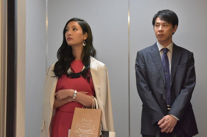 菜々緒、大倉孝二/『ボク、運命の人です。』第3話より(画像提供:日本テレビ)