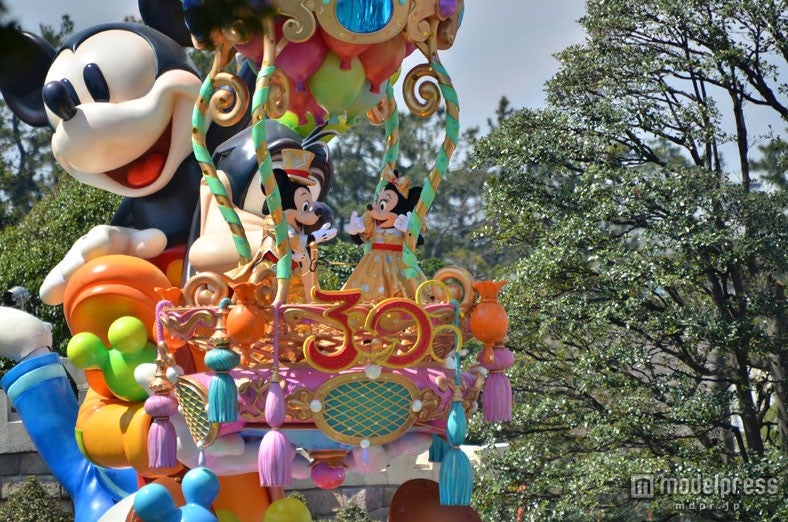 東京ディズニーリゾート30周年パレードがスタート／「ハピネス・イズ・ヒア」パレード公開