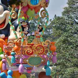 東京ディズニーリゾート30周年パレードがスタート/「ハピネス・イズ・ヒア」パレード公開