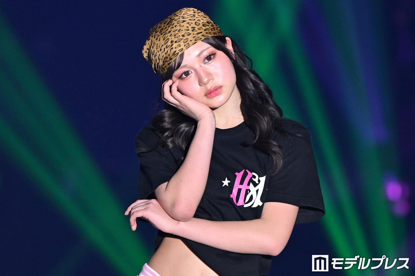 「今日好き」代田萌花（もか）ウエストのぞくストリートコーデ ヒョウ柄バンダナがお似合い【超十代2026】