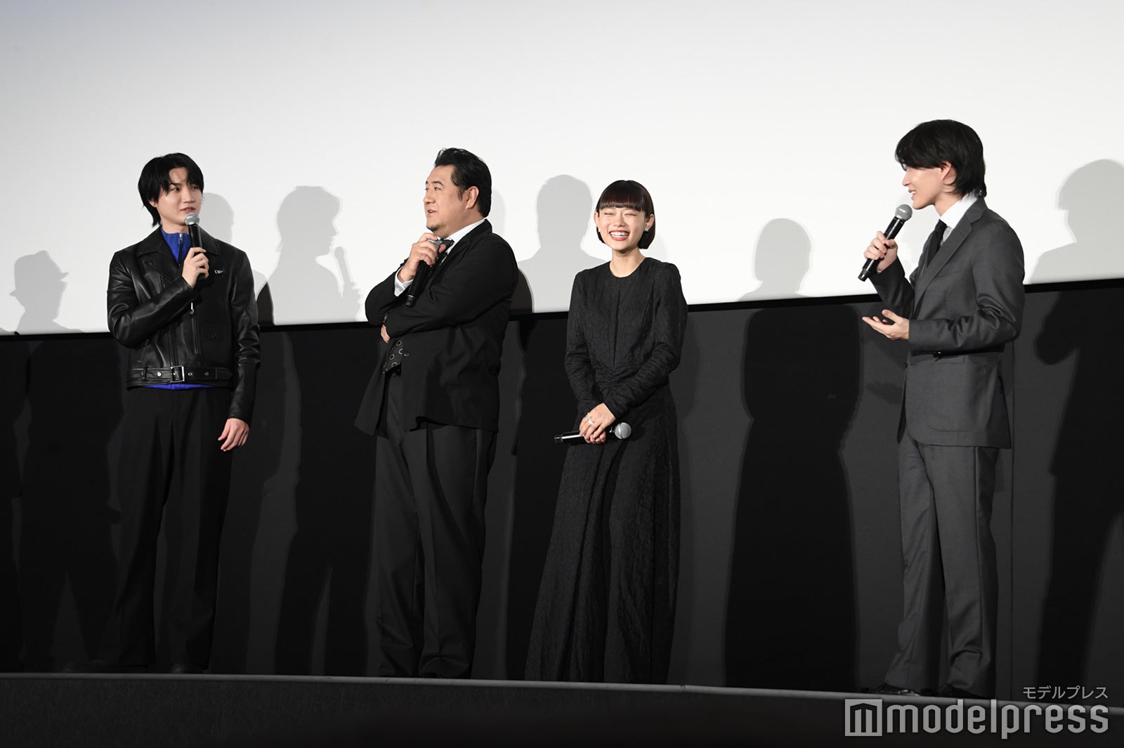 神木隆之介の運転手に名乗り出た桜田通（C）モデルプレス