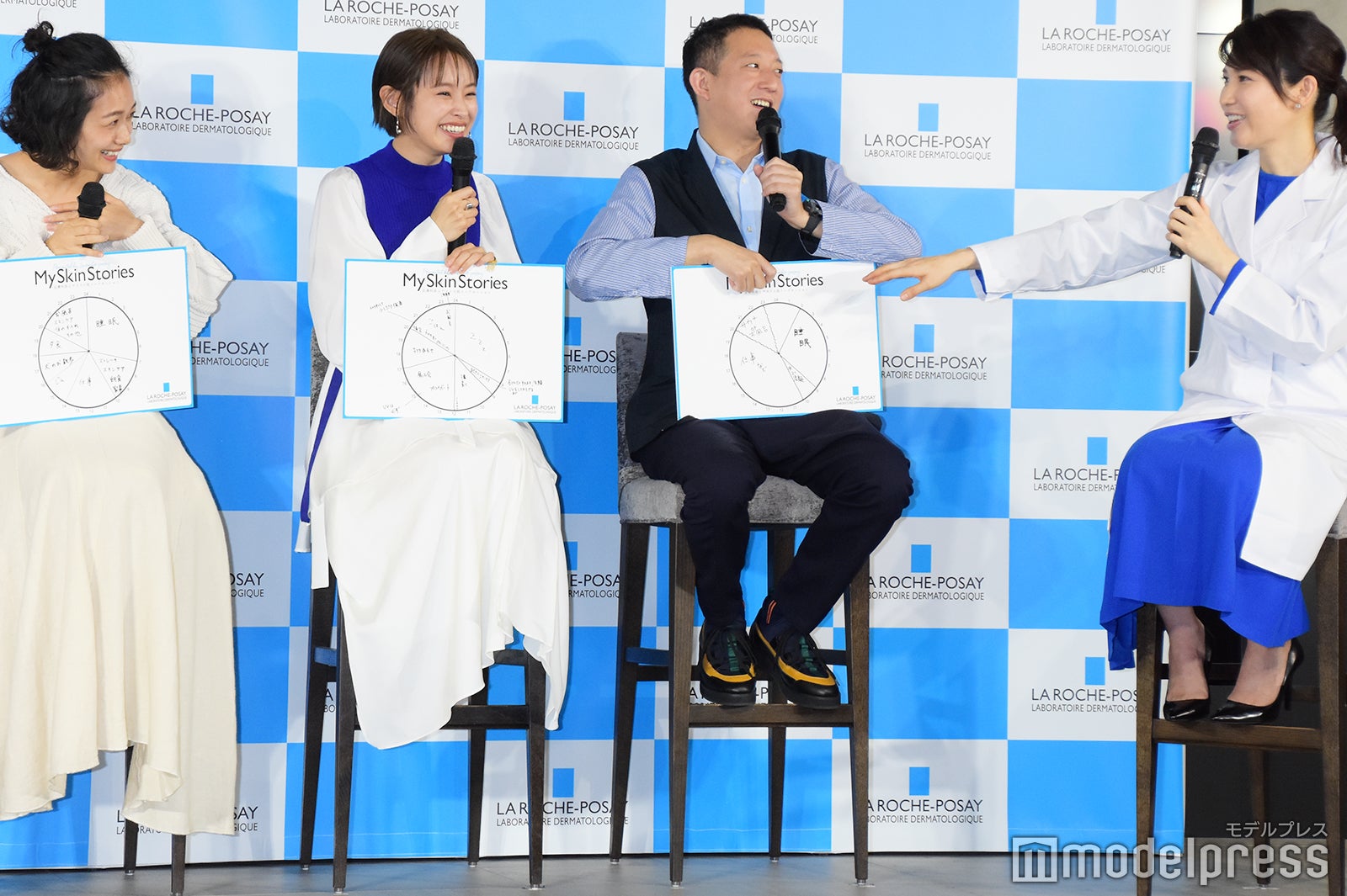 （左から）武智志穂、高橋愛、高橋茂雄、友利新（C）モデルプレス