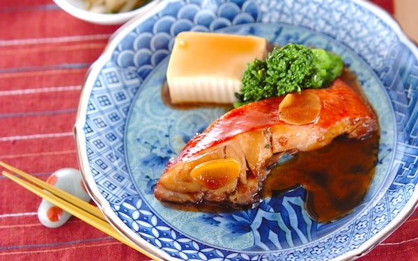 料亭の味を自宅でも、こっくり美味しい「金目鯛の煮付け」
