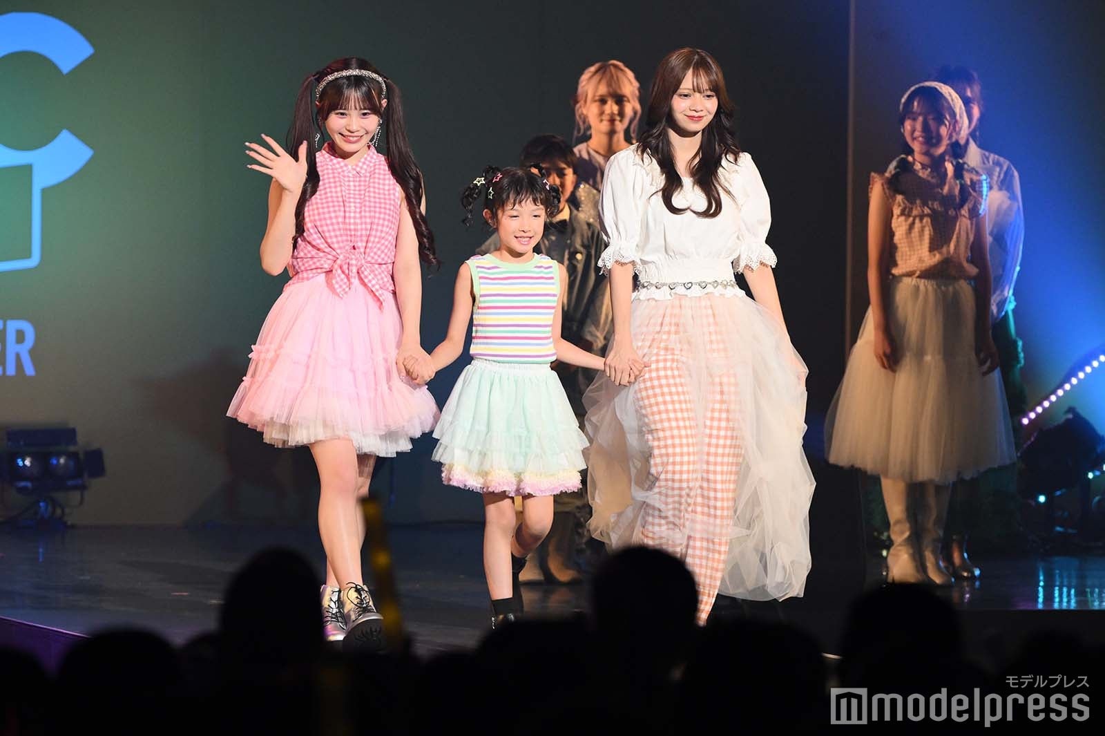 村川緋杏、円⾕安那さん、南なつ（C）モデルプレス