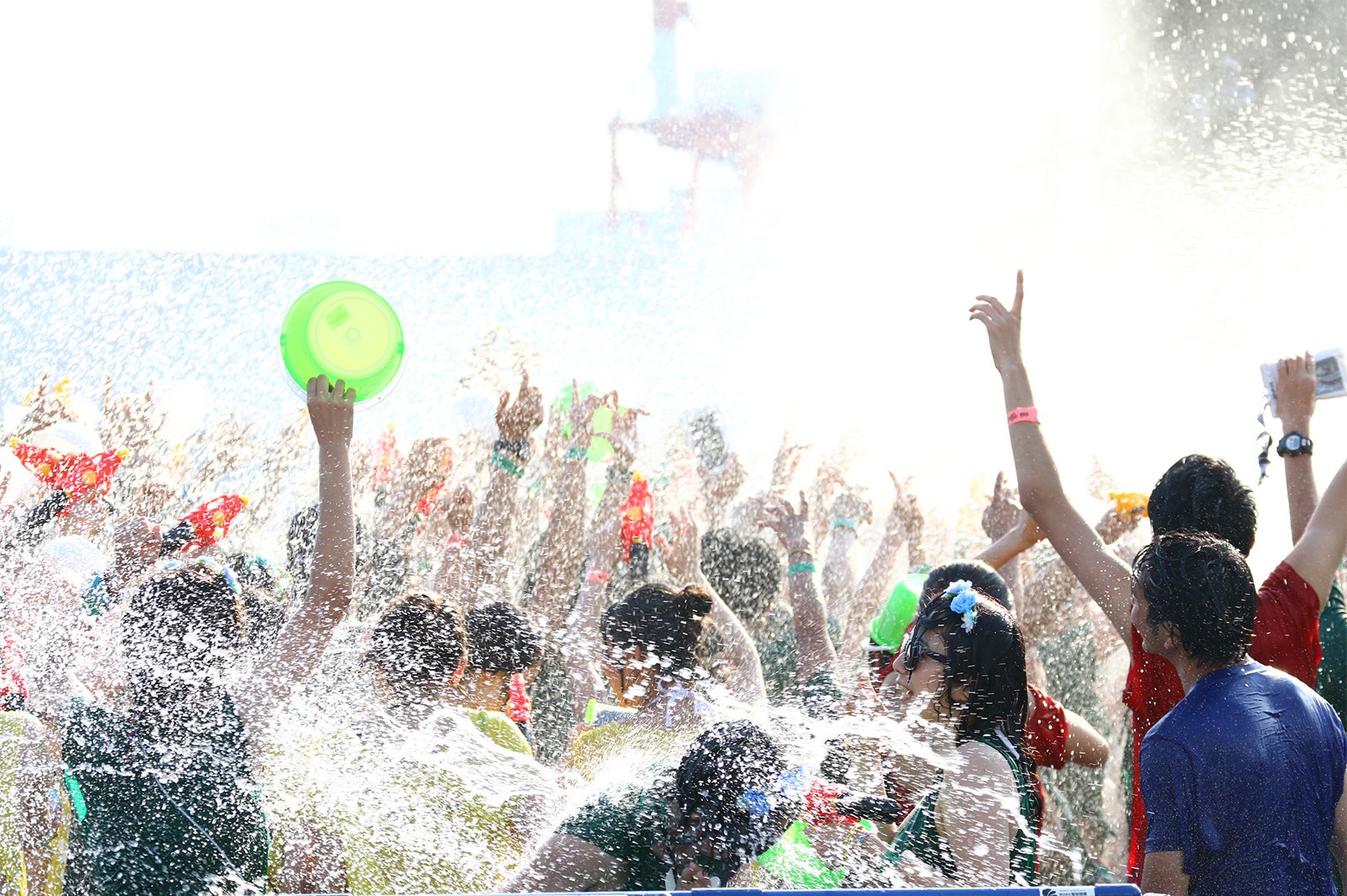 ずぶ濡れ必至の水かけEDMフェス「ファンファンスプラッシュ」お台場に再上陸