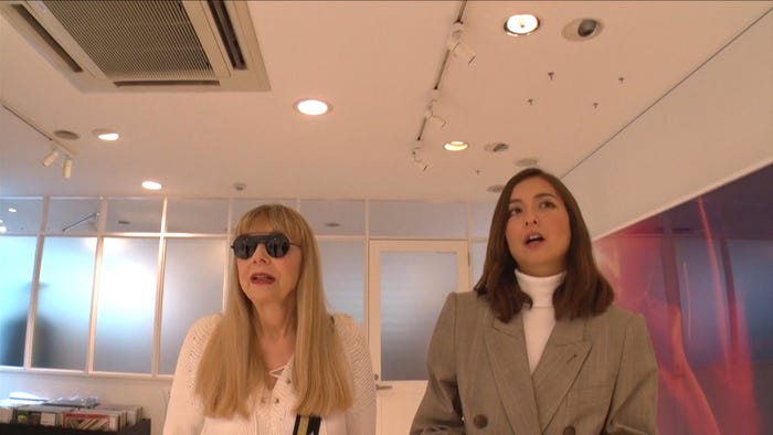 (左から)マキシーン・ヴァンクリフ・荒川氏、エリーローズ(画像提供:所属事務所)