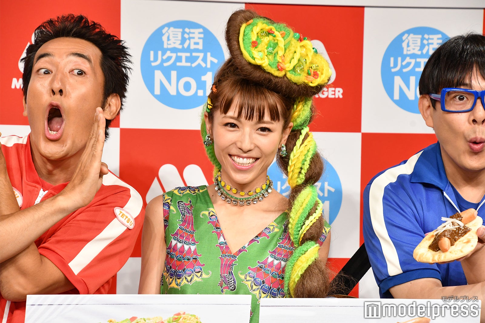 テツandトモと若槻千夏（中央） （C）モデルプレス