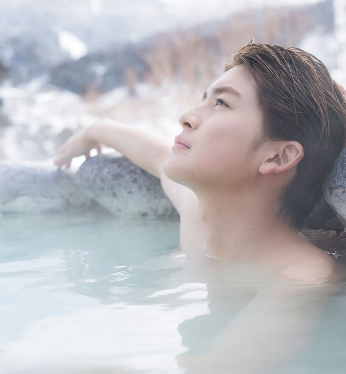 高橋文哉 写真集『架け橋』 撮影:田尾沙織 ワニブックス刊