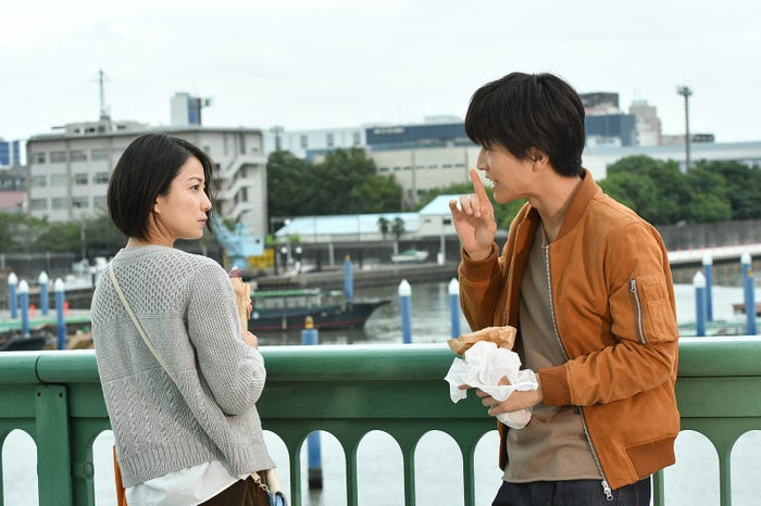 菅野美穂、岩田剛典 「砂の塔~知りすぎた隣人」第2話・場面カット(C)TBS