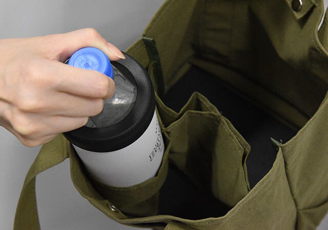 BAYFLOW トートバッグ 付録 ムック ムック本 ムック 付録 人気 おすすめ オススメ 宝島社 宝島 レビュー 便利 優秀 当たり BAYFLOW ベイフロー トートバッグ バッグ トート カーキ ペットボトル
