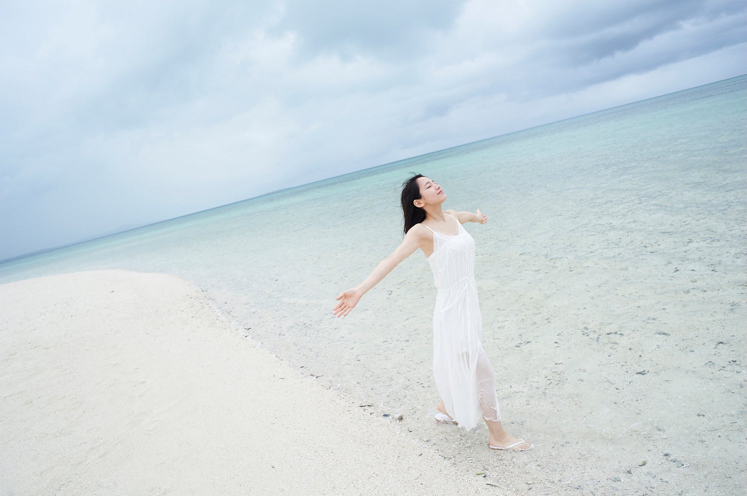 吉岡里帆「13 notes#」（提供写真）