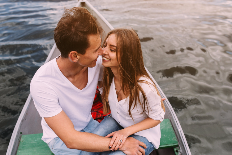 付き合ってないのにキスはアリ?微妙な関係の進展方法