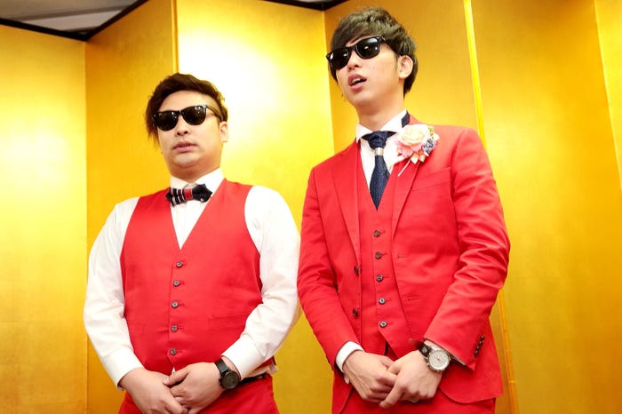 8.6秒バズーカー(左:はまやねん、右:田中シングル)/画像提供:よしもとクリエイティブ・エージェンシー