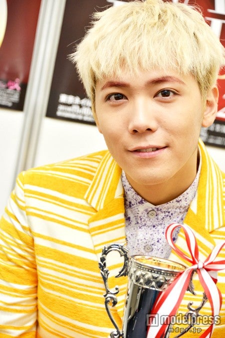 イ・ホンギ／楽屋にて