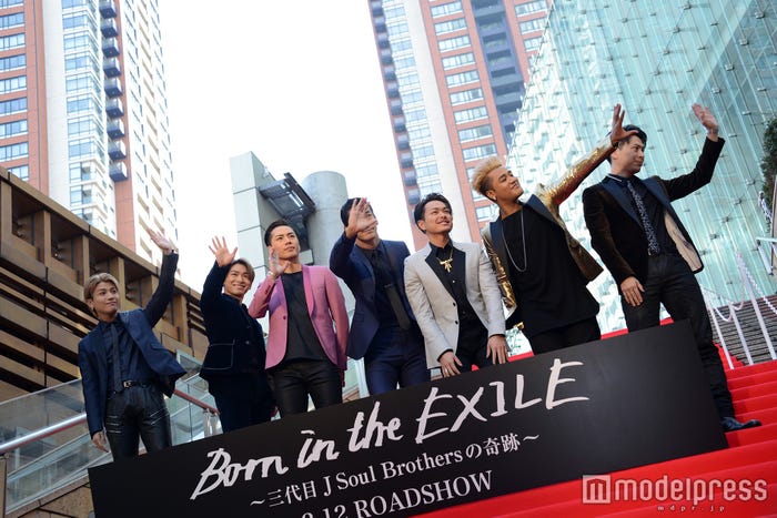三代目J Soul Brothers from EXILE TRIBE(左から)岩田剛典、NAOTO、登坂広臣、小林直己、今市隆二、ELLY、山下健二郎(C)モデルプレス