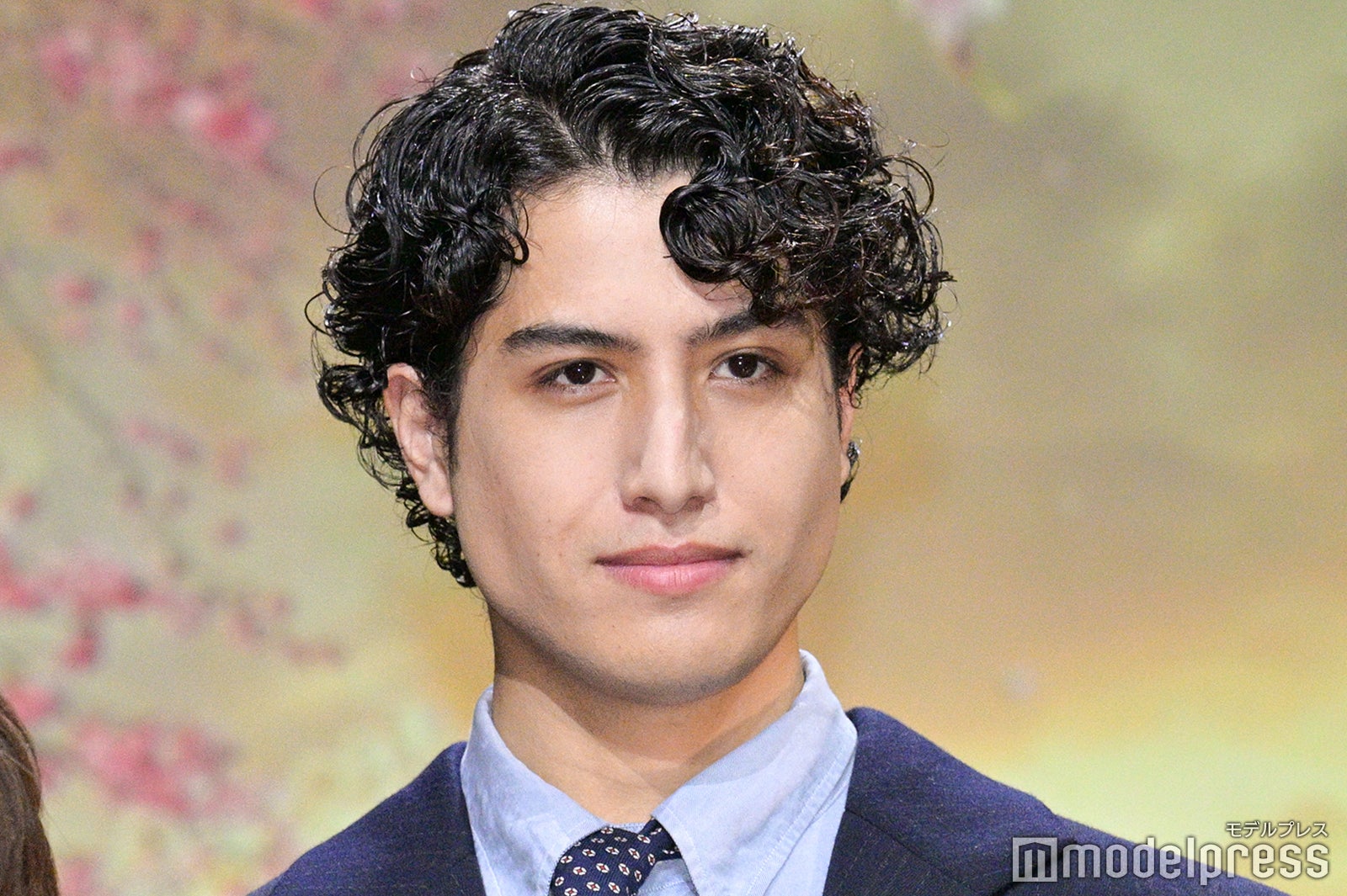 kemio、自身の写真展に訪れたTravis Japanの松田元太との2ショット公開「けみげん久しぶり」「友情アツい」の声