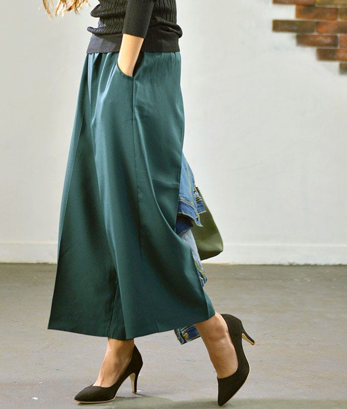 オータムカラーのチノガウチョパンツ「coca」2,690円(税込)/画像提供:coca