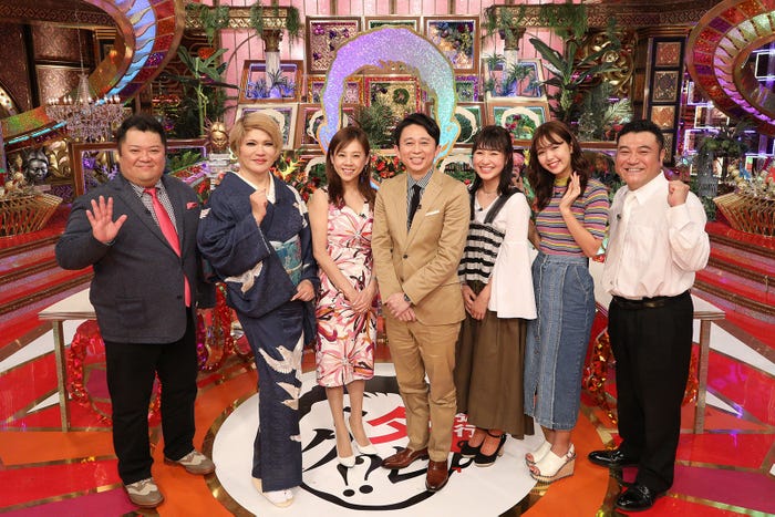 (左から)小杉竜一、IKKO、高橋真麻、有吉弘行、村上佳菜子、藤田ニコル、山崎弘也(写真提供:関西テレビ)