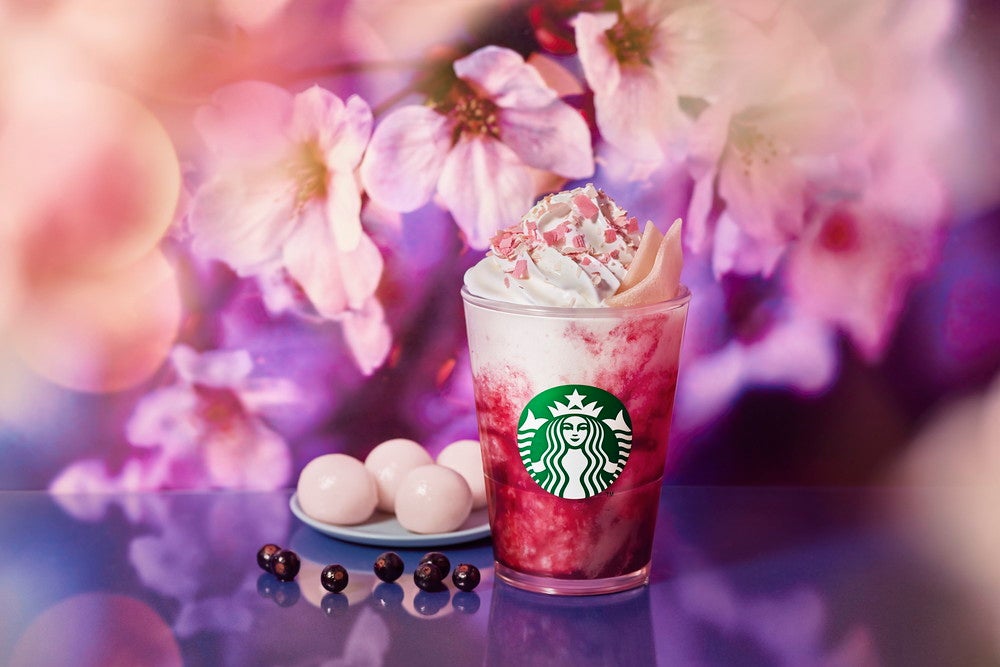 【スタバ新メニュー】「さくらカシス ストロベリー 白玉 フラペチーノ」甘酸っぱいカシスで“夜桜”表現