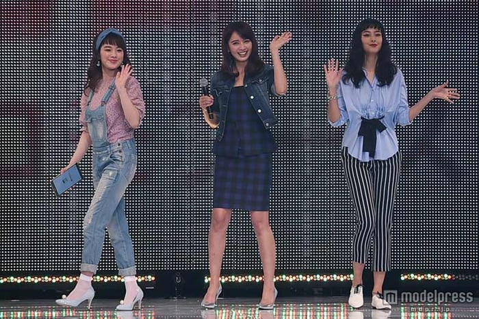 加藤夏希 浦浜アリサ 筧美和子が美の競演 開催中の 神戸コレクション15s S をより楽しむためには モデルプレス 加藤夏希 浦浜アリサ 筧美和子が美の競演 開催中の 神戸コレクション15s S をより楽しむためには モデルプレス