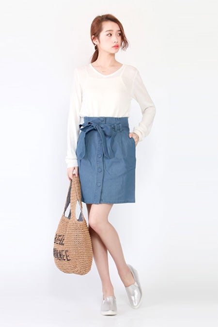 デニム前開きタイトスカート「salus」3,132円（税込）