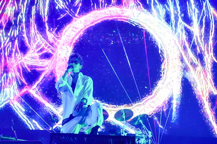 ライブレポート The Oral Cigarettesのステージにhyde登場 Grass Stageで大はしゃぎ Rock In Japan Festival 22 モデルプレス ライブレポート The Oral Cigarettesのステージにhyde登場 Grass Stageで大はしゃぎ Rock In Japan Festival 22 モデルプレス