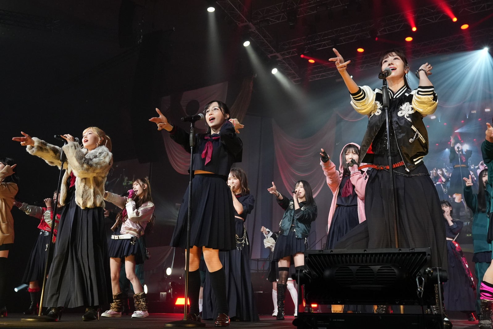 「古参も新規も⼤集合︕なんでもありのAKBでっせスペシャル」（C）AKB48