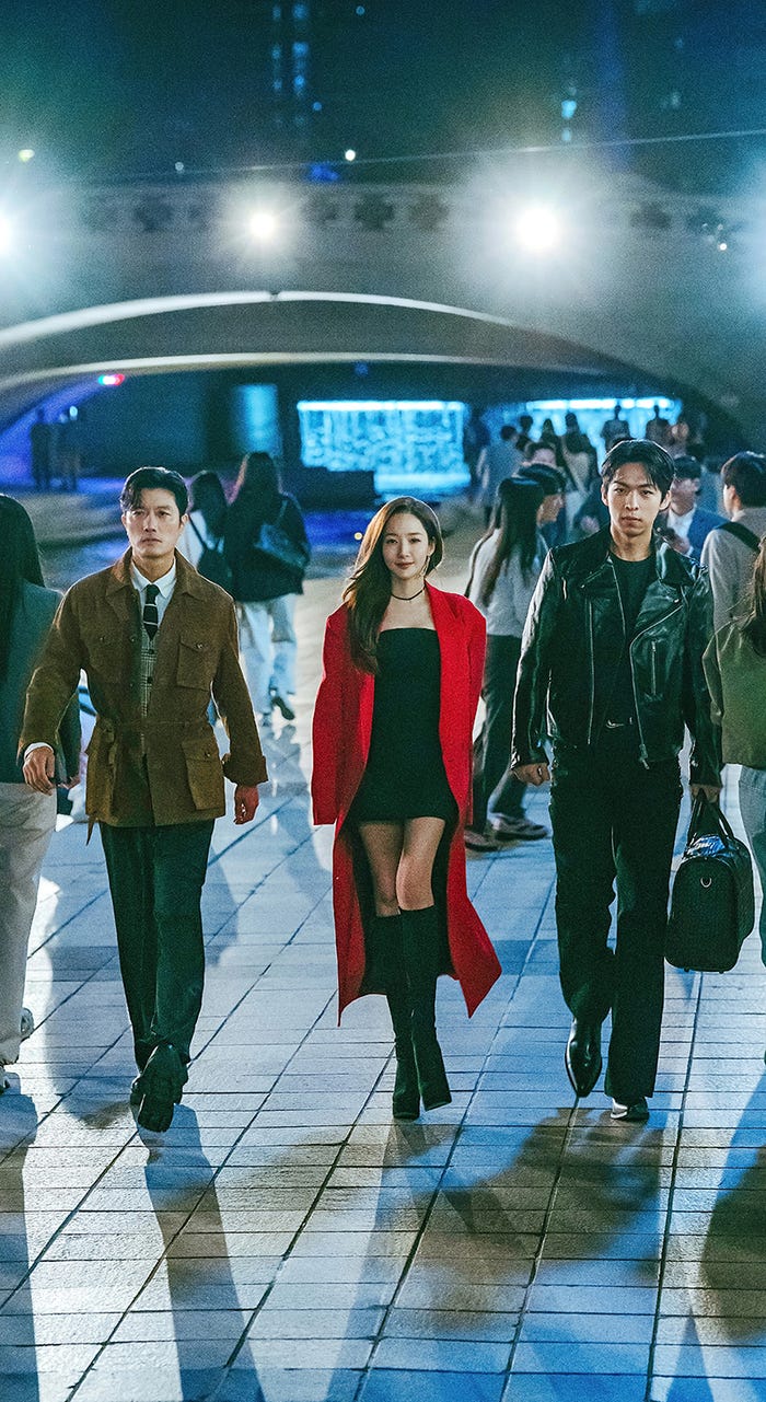 パク・ヒスン、パク・ミニョン、チュ・ジョンヒョク「コンフィデンスマンKR」9月6日(土)からPrime Videoで独占配信(C)2025 TME Group Co.,Ltd. All Rights Reserved.