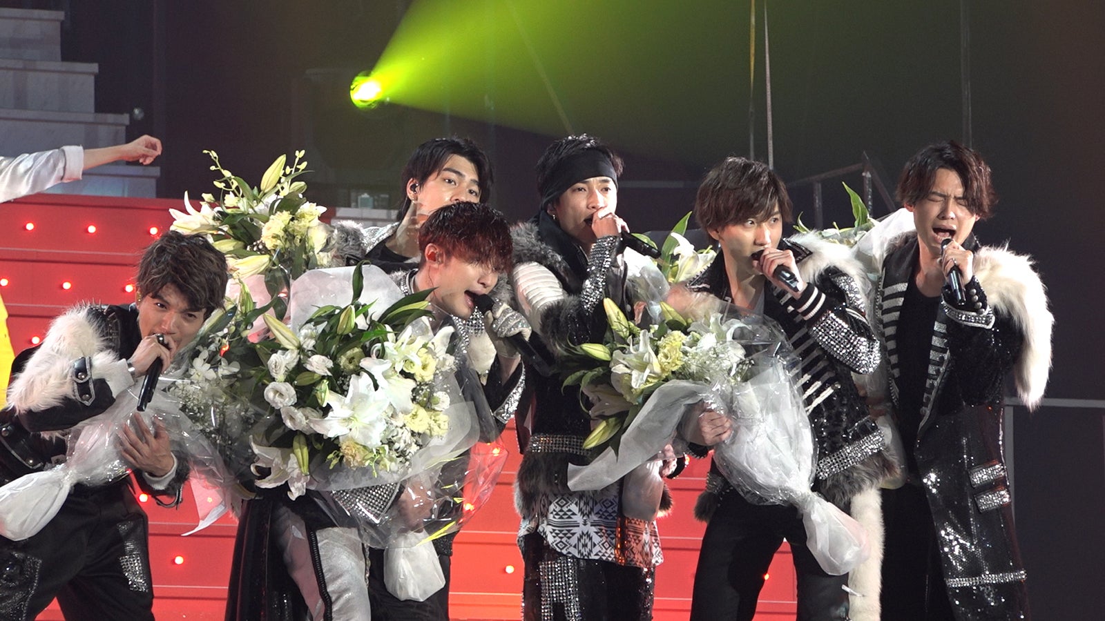 SixTONES、デビュー発表の裏側　覚悟を決めた日々に密着